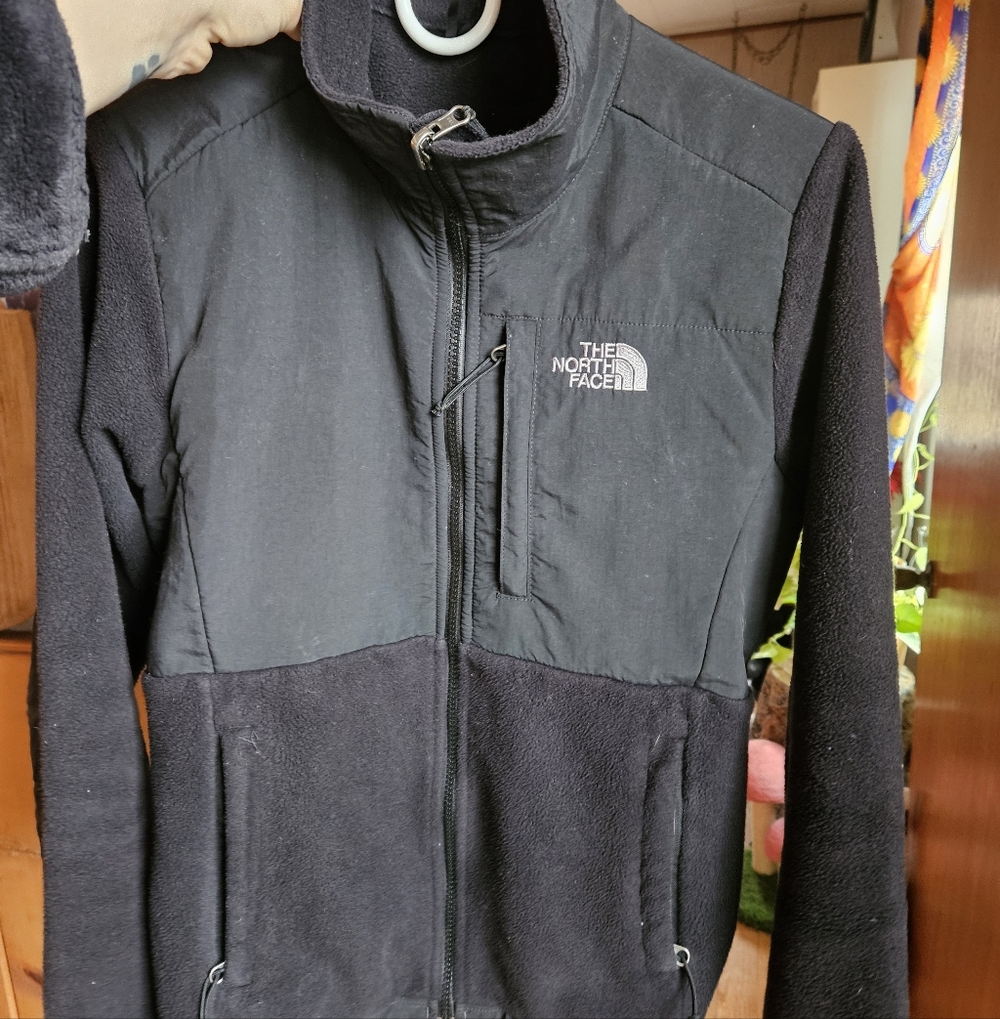 The North Face Black Full-Zip Jacket Small